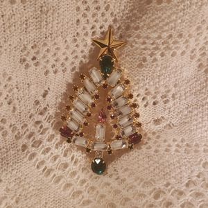 Gold plated christmas tree brooch